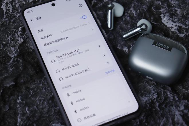 莉豆体验：出街吸睛利器！半入耳降噪新标杆漫步者萝(图3)